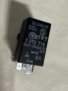 61-31-1-372-717 Bmw E30 318i 325e 325i M3 Starting Control Unit Safety Seat Belt Timing Relay