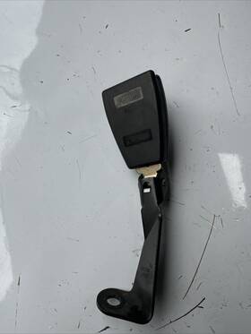 7007748 Bmw 2001 330ci 325ci E46 Convertible Rear Right Seat Belt Buckle