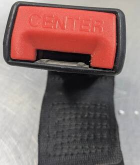 72-11-3-403-562 Bmw X3 E83 04 05 06 07 08 09 10 Center Rear Right Seat Belt Buckle Receiver 4v