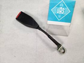 72111919114 Bmw 77-85 E23 E24 E28 Lower Seat Belt Buckle Left E24in48128