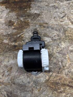 72117243753-20233 Bmw 2011-2016 528i 535i 550i M5 Rear Center Seat Belt Retractor Oem