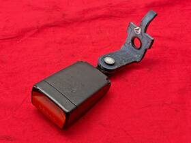 Bmw 72117395093 14-19 F16 F86 X6m Rear Left Driver Lower Seatbelt Buckle Latch Receiver Oem