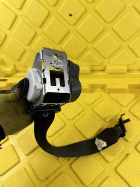 7258447 Bmw X4 F26 Rear Left Driver Seat Belt Seatbelt Retractor Oem 2015 - 2018