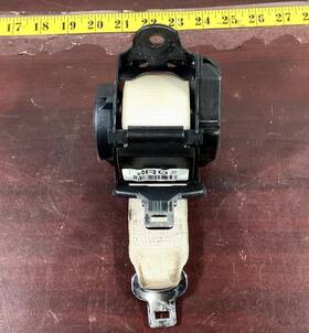 7310230 Bmw 2012-2016 328i F30 Middle Upper Center Seat Belt Retractor Biege Oem 7310230 Bmw 2012-2016 328i F30 Middle Upper Center Seat Belt Retractor Biege Oem