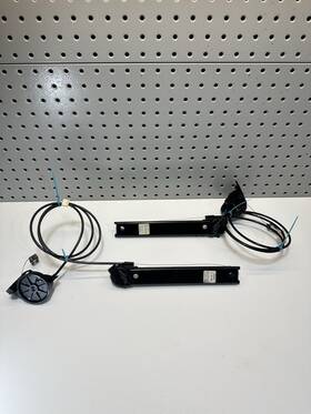 8125856 Bmw 1997-2001 740il E38 Right/left Front Seat Belt Adjuster Cable Pulley