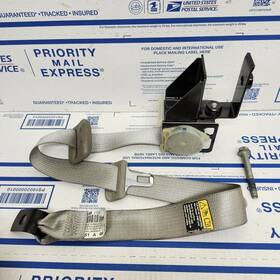 15862005 Buick 06-11 Lucerne Rear Center Seat Belt Retractor Oem