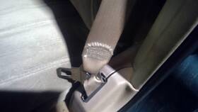 210.gm4t97 Buick Lesabre 1997 Seat Belt Front 1081644 210.gm4t97 Buick Lesabre 1997 Seat Belt Front 1081644
