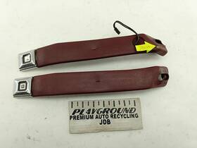 210.gm4z90 Buick Reatta Coupe Pair Of Front Seat Belt Buckles Left And Right Maroon 88-91