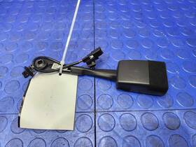 42837810 Buick 24-25 Envista Front Seat Belt Buckle Right Passenger Side Black Oem