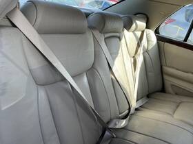 212.gm6v07 Cadillac Dts 2007 Middle Rear Seat Belt Retractor Beige Second Row 825146