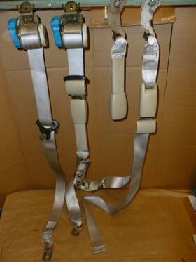 25646810 Cadillac 1992-1997 1997 Seville Sts Rear Seat Belts Buckle Tan/beige Full Set