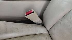 88954959 Cadillac 1998-04 Seville Driver Left Front Seat Belt Buckle Receiver Oem Tan 503