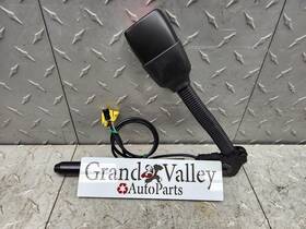 19151078 Chevrolet 2005-2013 C6 Corvette Right Pass Side Seat Belt Buckle Black Used Oem
