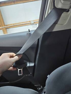 19259089 Chevrolet 2011 - 2016 Chevy Cruze Passenger Seat Belt Retractor Black Oem