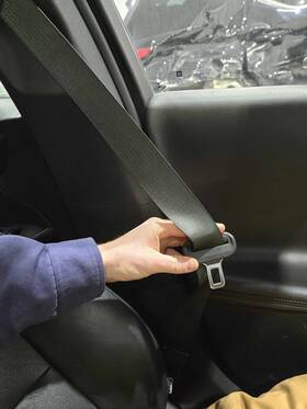 19367407 Chevrolet 2016 - 2019 Chevy Malibu Driver Seat Belt Retractor Black Oem