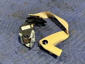 210-00558 Chevrolet 05 Chevy Corvette C6 Coupe Seat Belt Retractor Front Right Passenger Tan