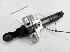 211.gm1d09 Chevrolet 2009 Traverse Front Driver Side Seat Belt Adjuster