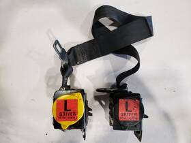 Chevrolet 212.gm1y99 1999 Chevy Corvette C5 Coupe Front Left Seatbelt Retractor Oem