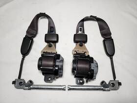 22797002 Chevrolet 2010 - 2012 Chevy Malibu Drivers And Passengers Front Seat Belts Oem Brown