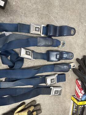 29c69 Chevrolet 1969 Camaro/firebird Dark Blue Seat Belts Front With Bolts And Gm Deluxe Buckles