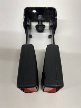 84566197 Chevrolet Gmc Sierra /chevy Silverado Rear Right Side Seat Belt Double Buckle