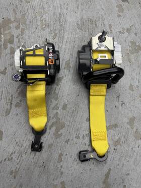 84753988 Chevrolet 2020-2025 Chevy Corvette C8 Front Right And Left Seat Belt Yellow Set Oem Note
