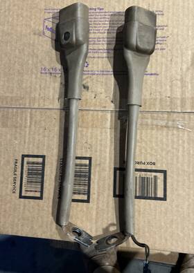 Chevrolet 94 S10 Chevy Truck / Gmc Sonoma Seat Belt Snaps Brown Pair