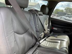 212.gm8b03 Chevrolet Truck Tahoe 2003-2006 Passenger Right Rear Seat Belt Retractor Gray Second Row 835122