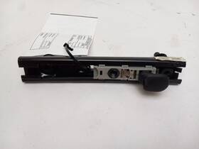 211.ch1603 Chrysler Front Driver Seat Belt Adjuster Fits Town Country 2003