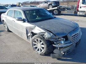 212.ch1u06 Chrysler 300c 2006 Seat Belt Rear 1885375
