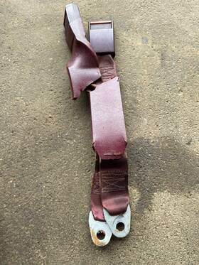 4432409 Chrysler 89-92 1989 Dodge Dakota Right Passenger Seat Belt Buckle Red Regular Cab