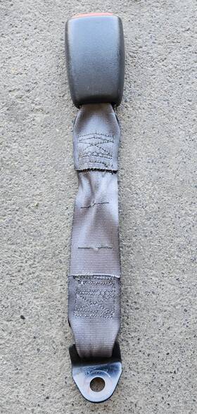 55350088 Dodge 97 98 99 1998 Dakota Center Front Seat Belt Buckle Gray Reg Cab 55350088 Dodge 97 98 99 1998 Dakota Center Front Seat Belt Buckle Gray Reg Cab