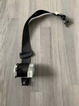 210-01881-ford Ford 05 06 07 08 09 Oem Mustang Left Rear Seat Belt