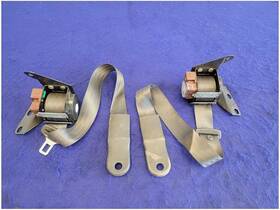 212.fd1g04 Ford 1994-1998 Mustang Gt Cobra Convertible Pair Rear Seat Belt Charcoal 2713