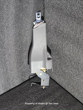 2c3z-78613e58-aaa Ford 00-05 Excursion Second 2nd Row Center Bench Seat Belt Retractor Lap 2c3z-78613e58-aaa Ford 00-05 Excursion Second 2nd Row Center Bench Seat Belt Retractor Lap