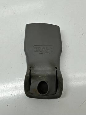 33014813a Ford 00-05 Sd F250 Excursion Front/lower Seat Belt Cover Trim Oem 2878