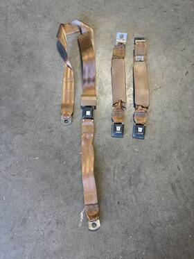 4239-ahap Ford 1987-1996 F150 F250 Front Bench Seat Belt Buckle Set Obs Oem Used