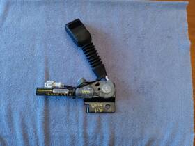 430769964 Ford 2004- 2008 F150 Passenger Side Front Right Seat Belt Buckle Clip Female Oem