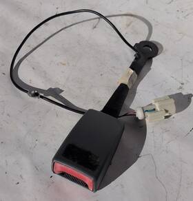 5f93-7461203-ad34n5 Ford 05 Freestyle Passenger Right Front Seat Belt Buckle Female Receiver