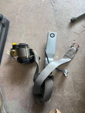 6c3z-78611b09-aab Ford Left Front Seat Belt 05-07 Super Duty With Female End
