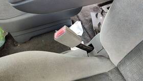 6f2z1761203aa Ford 2005-2007 Freestar Driver Left Front Seat Belt Buckle Receiver Oem Gray