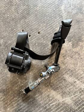 Jr3b-r699d64-af Ford 2018-2023 Mustang Front Right Side Seat Belt Retractor Oem
