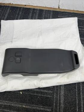 8c34-2524592-abw Ford Truck 2008-2010 F250-f550 Black Rear Center Seat Belt Trim Cover 8c34-2524592-abw Ford Truck 2008-2010 F250-f550 Black Rear Center Seat Belt Trim Cover