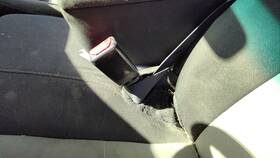 Ford Trucks 4l5z1061203aba 2004-2005 Ranger Driver Left Front Seat Belt Buckle Receiver Oem Black Rf