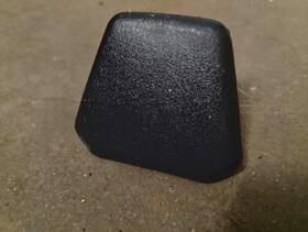 10258492 General Motors 99-00 Corvette C5 Frc Seat Belt Shoulder Bracket Bolt Cover B8 10258492 General Motors 99-00 Corvette C5 Frc Seat Belt Shoulder Bracket Bolt Cover B8