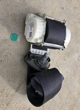 23468542 General Motors 19303262 2015-2017 Tahoe Yukon Escalade 3rd Row Lh Seat Belt Retractor Oem