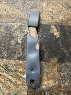 20470310 General Motors 1985-92 Camaro Firebird Trans Am Medium Dk Gray 82 Front Rh Seat Belt Buckle