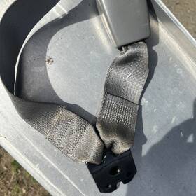 19180011 General Motors 25906521 2004-2009 Malibu Aura G6 Rear Center Seat Belt Gray New Chevy