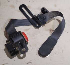 96932 General Motors 95-99 Tahoe Yukon Rear Back 2nd Row Seat Retractor Belt Drivers Side Blue