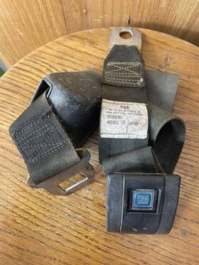 Jr-6704 General Motors 1970 Gm Robbins Jr 6704 Model #3910 35k70 Black Seat Belt Male And Female